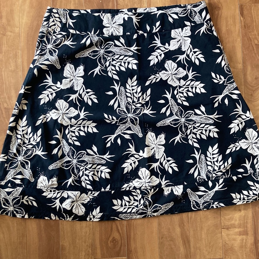 Denver Hayes Floral Black and White Women's Skirt Size 14